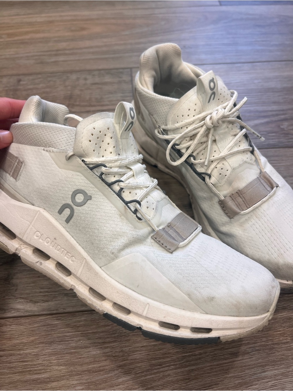 Women’s 8.5 CloudNova shoes